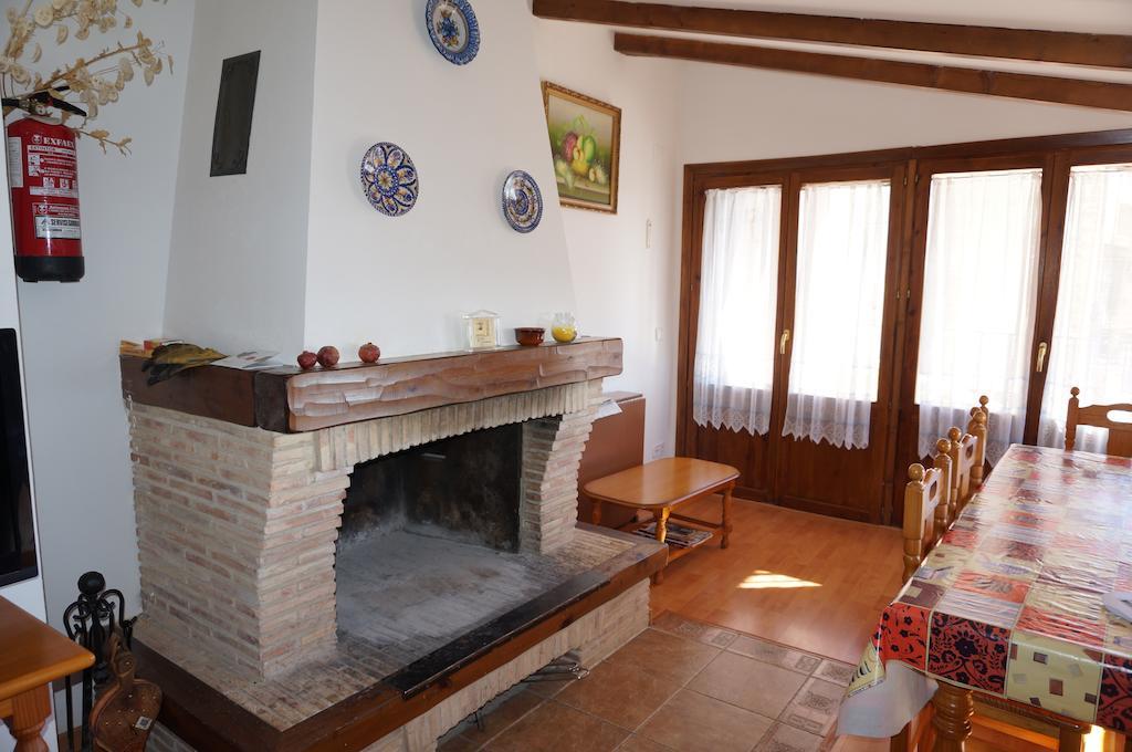 אלקויזר Casa Rural Os Arregueses מראה חיצוני תמונה