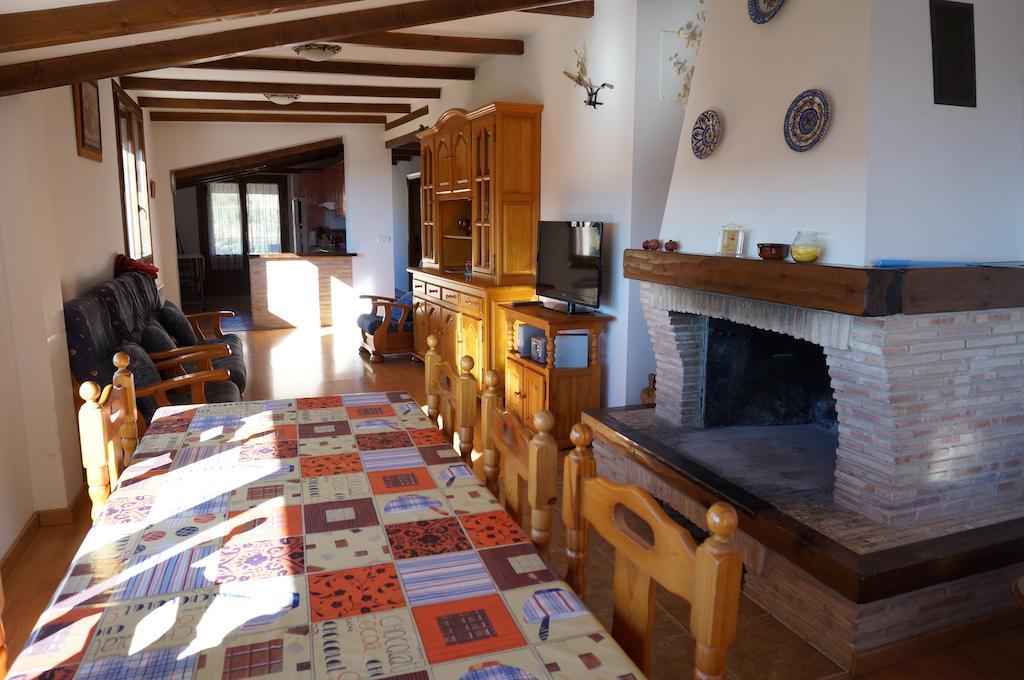 אלקויזר Casa Rural Os Arregueses מראה חיצוני תמונה