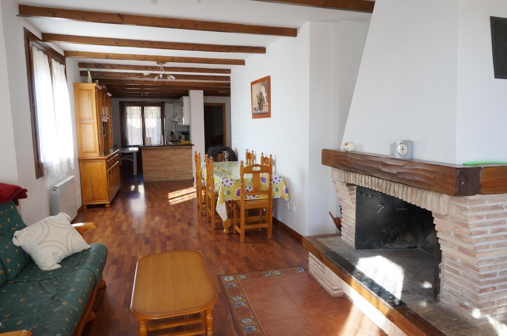 אלקויזר Casa Rural Os Arregueses מראה חיצוני תמונה