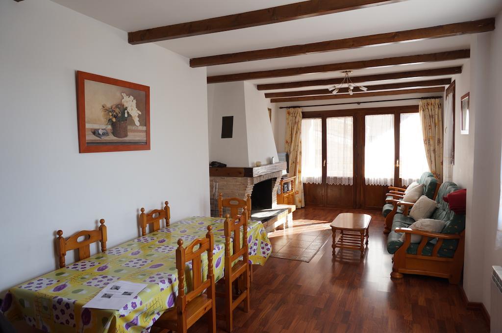 אלקויזר Casa Rural Os Arregueses מראה חיצוני תמונה